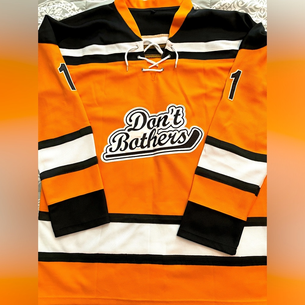 Disney - The Mighty Ducks “Don’t Bothers” hockey Jersey - size L